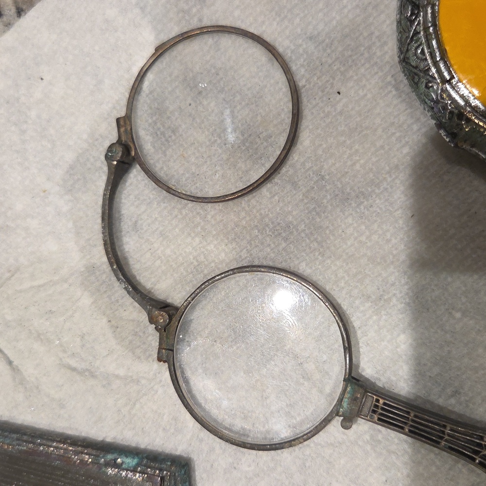 Antique Acessories Platinum And Silver - Picture 3 of 7